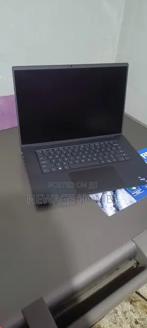 Laptop Dell Precision 5680 16GB Intel Core i9 SSD 1T