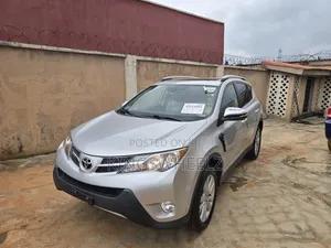 Toyota RAV4 Limited AWD (2.5L 4cyl 6A) 2016 Silver