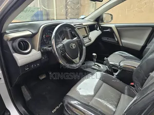 Toyota RAV4 Limited AWD (2.5L 4cyl 6A) 2016 Silver