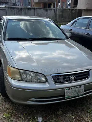 Toyota Camry LE 4dr Sedan (2.2L 4cyl 4A) 2001 Gray