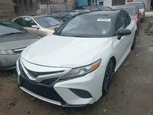 Toyota Camry XSE (2.5L 4cyl 8A) 2019 White