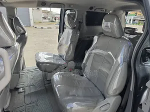 Toyota Sienna 2011 Silver