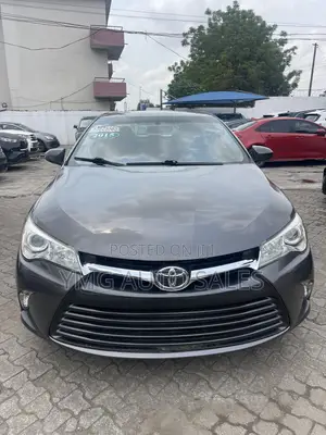 Toyota Camry LE 4dr Sedan (2.5L 4cyl 6A) 2015 Gray