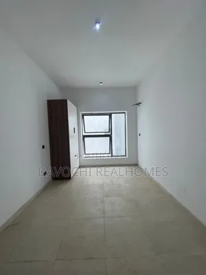 3bdrm Maisonette in Lekki Phase 1 for sale
