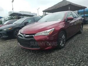 Toyota Camry SE 4dr Sedan (2.5L 4cyl 6A) 2015 Red