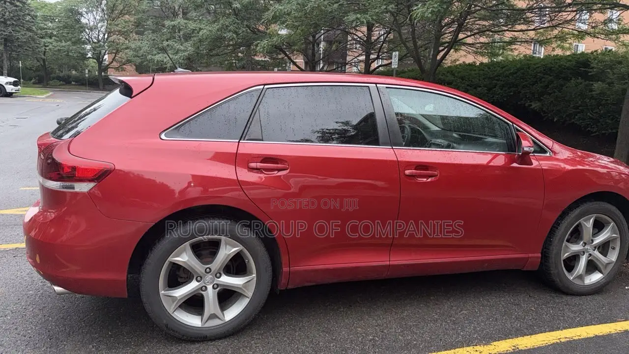Toyota Venza LE AWD 2013