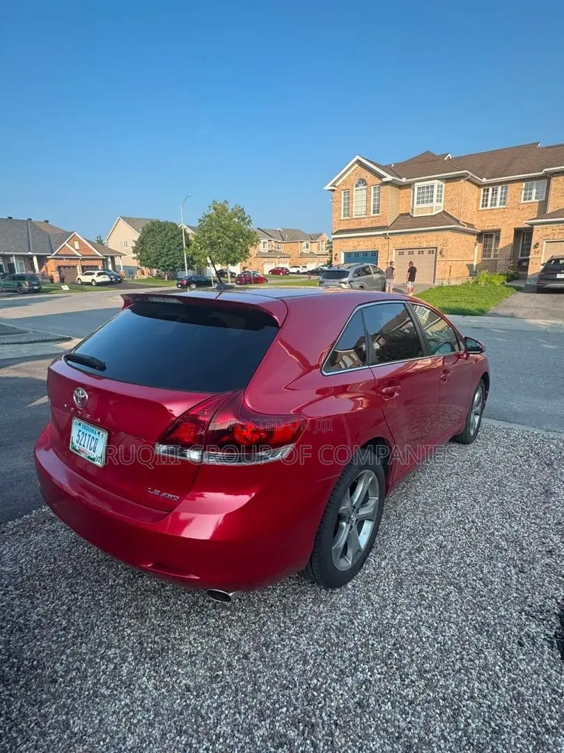 Toyota Venza LE AWD 2013