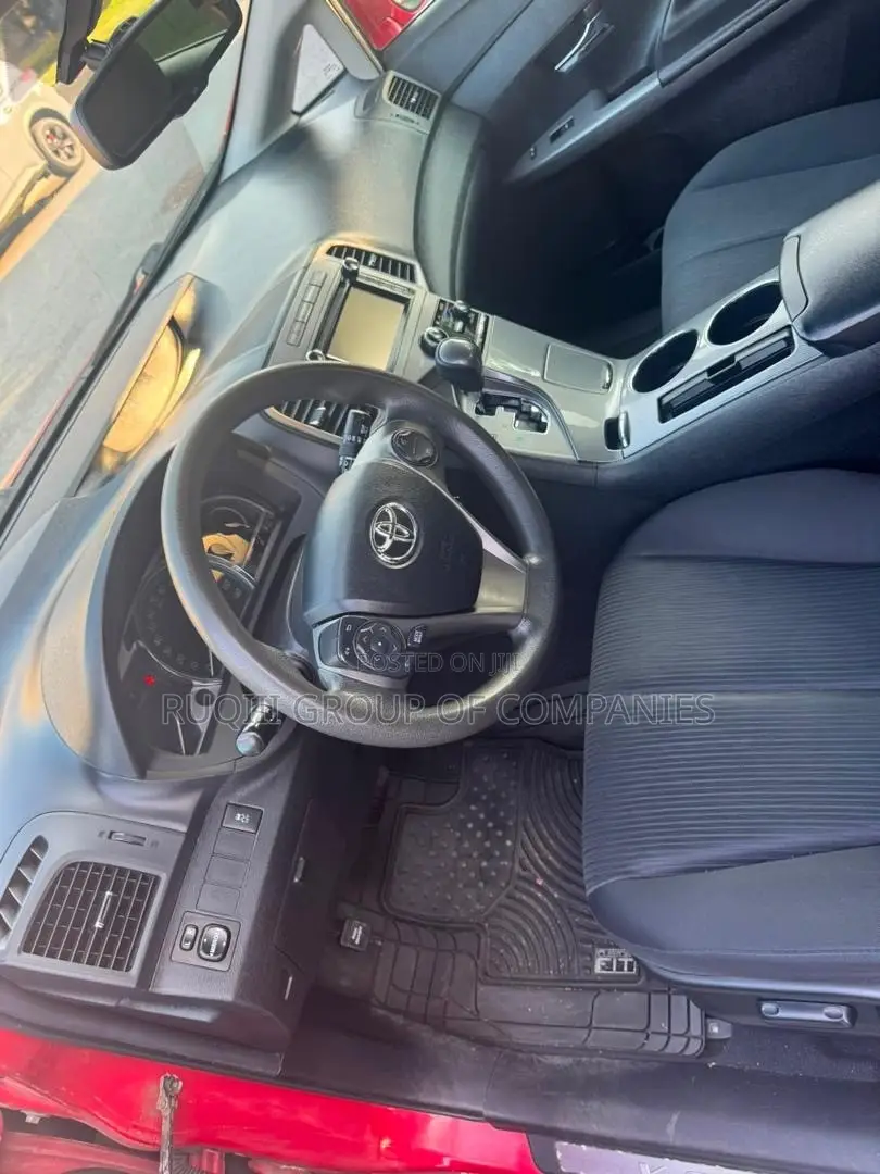 Toyota Venza LE AWD 2013