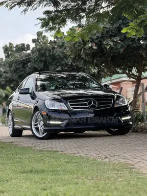 Mercedes-Benz C350 2014 Black