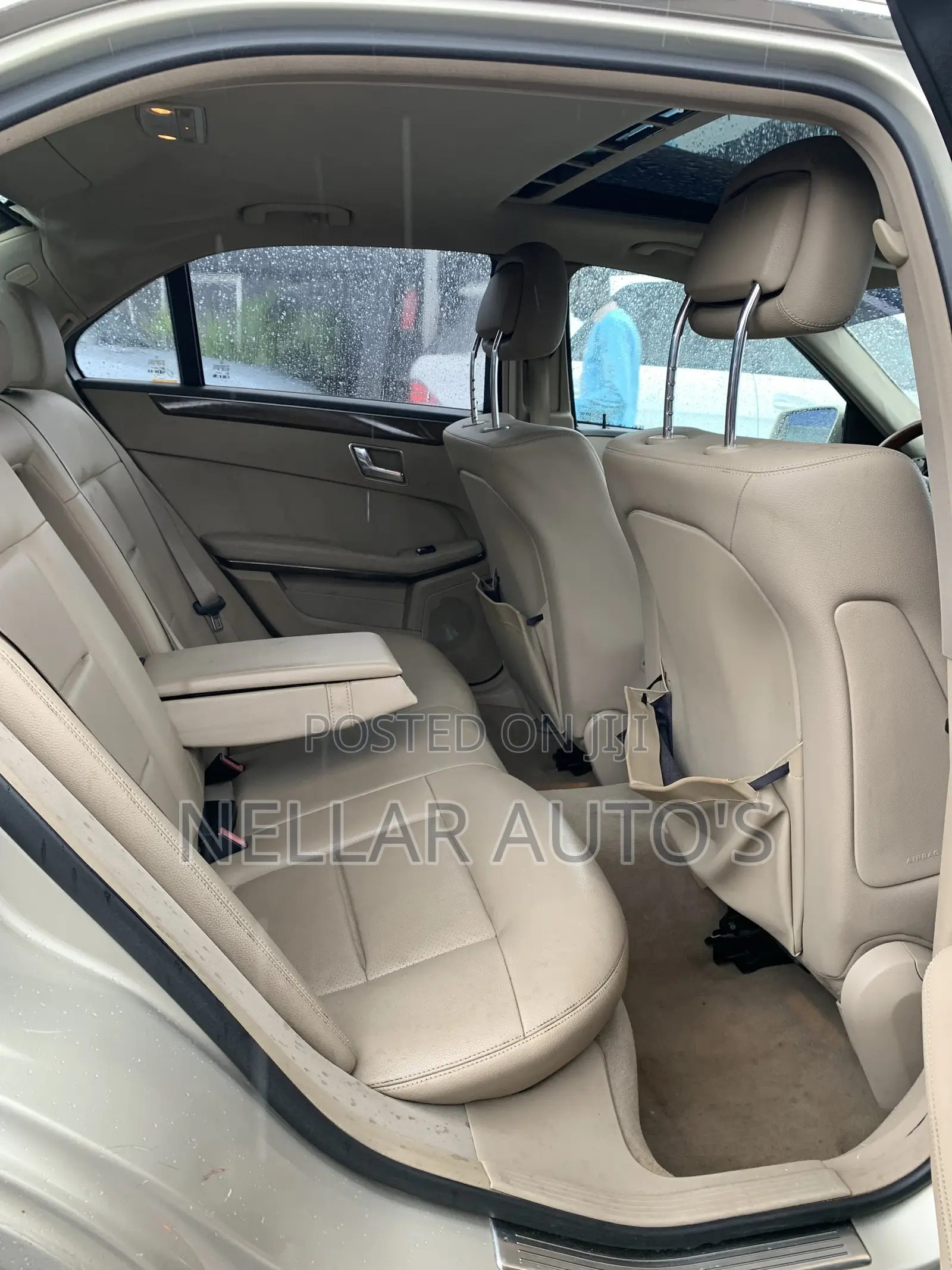 Mercedes-Benz E350 2010 Gold