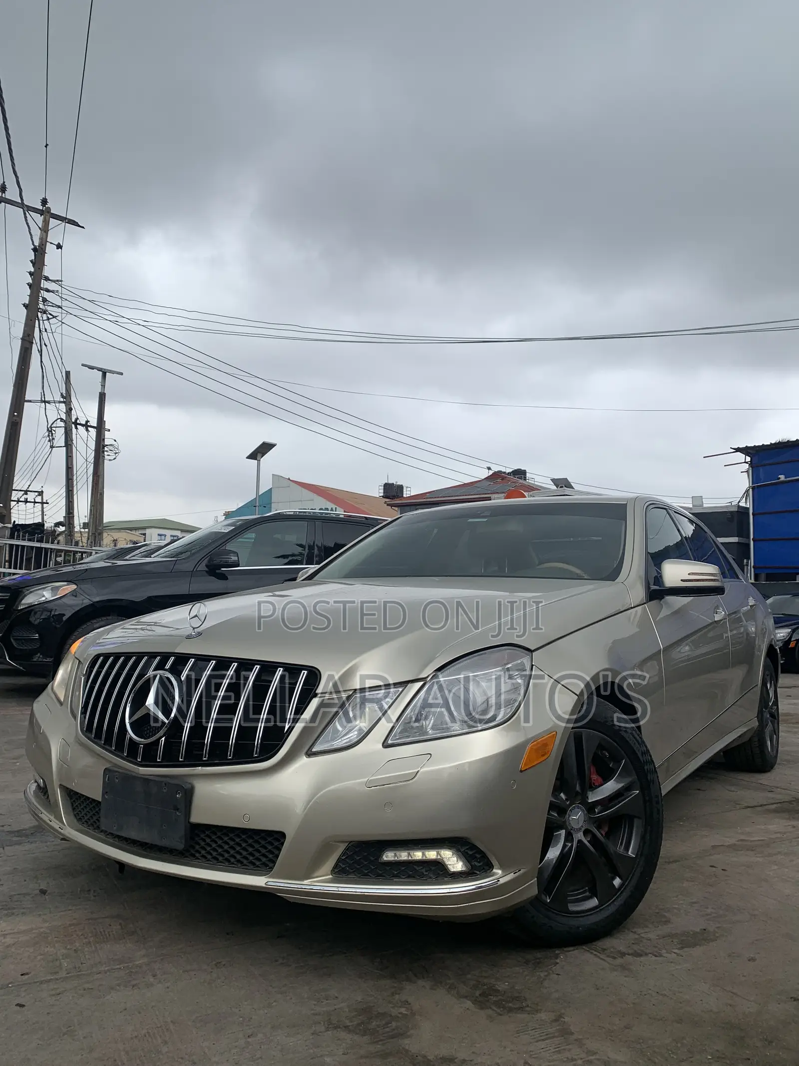 Mercedes-Benz E350 2010 Gold