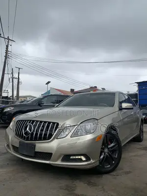 Mercedes-Benz E350 2010 Gold