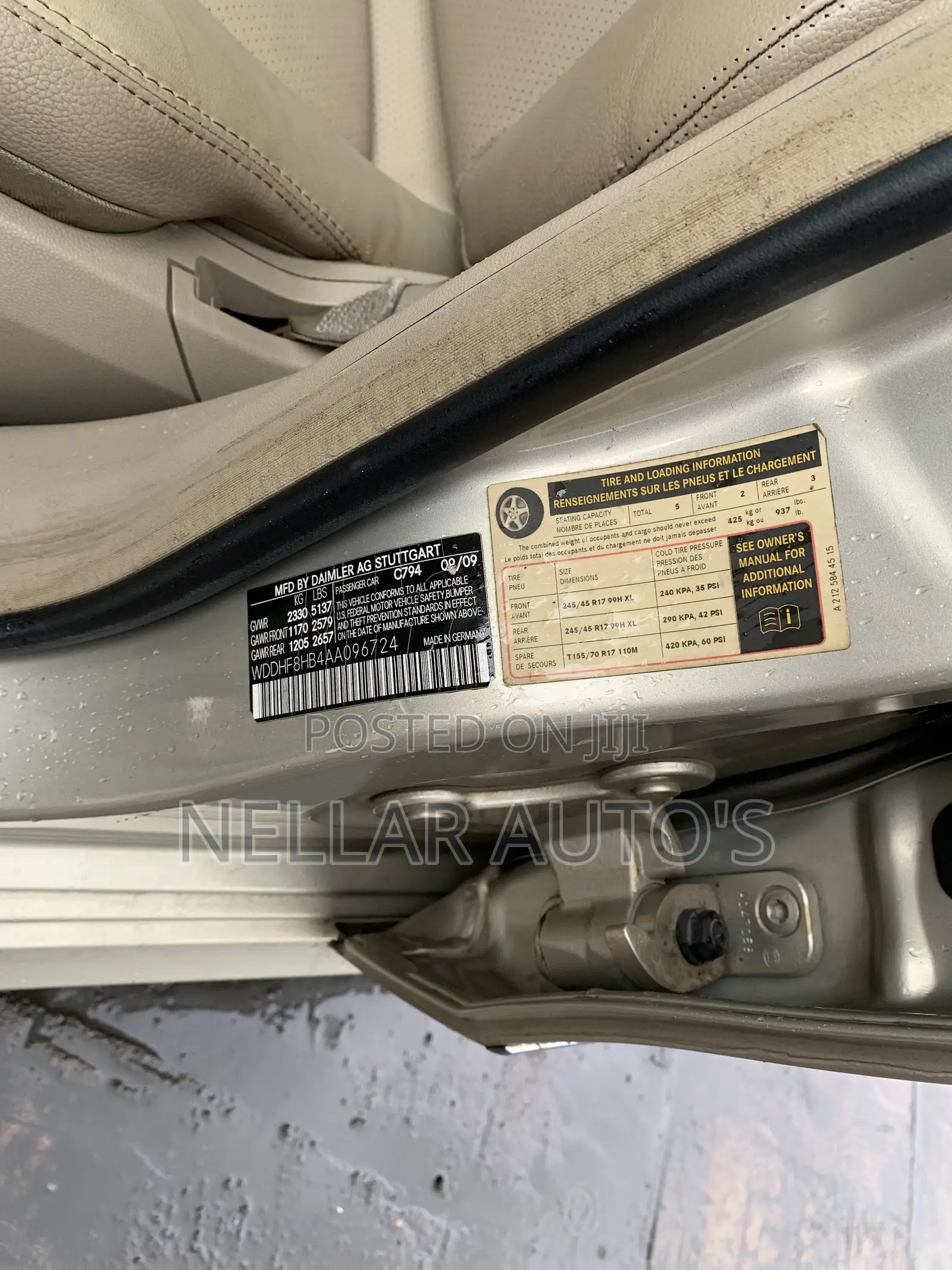 Mercedes-Benz E350 2010 Gold