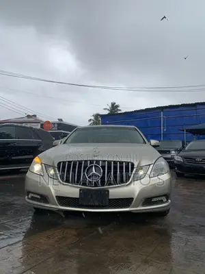 Mercedes-Benz E350 2010 Gold