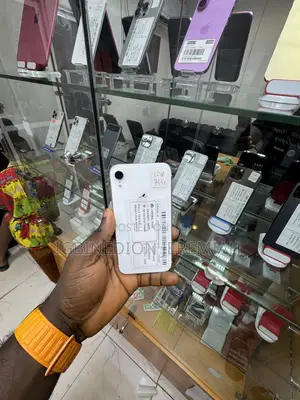 Apple iPhone XR 128 GB White