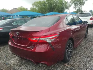 Toyota Camry SE FWD (2.5L 4cyl 8AM) 2018 Red