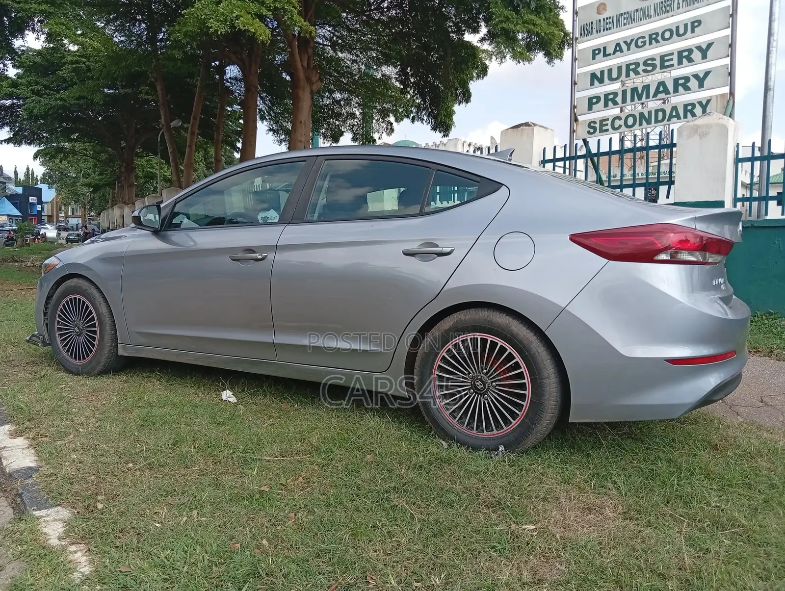 Hyundai Elantra 2017 Gray
