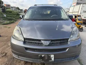 Toyota Sienna 2005 Silver