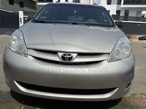 Toyota Sienna 2006 Gold