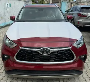 Toyota RAV4 XLE Premium 2021 Red