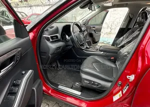 Toyota RAV4 XLE Premium 2021 Red