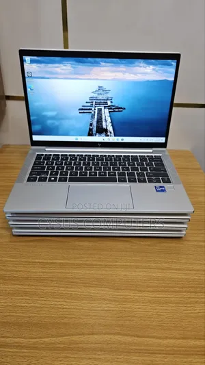 Laptop HP EliteBook 830 G8 16GB Intel Core i7 SSD 512GB