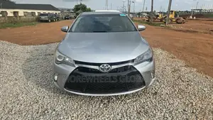 Toyota Camry SE 4dr Sedan (2.5L 4cyl 6A) 2015 Silver