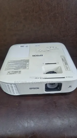 Perfect Projector for Perfect Projection