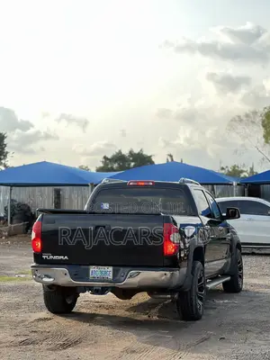 Toyota Tundra CrewMax 4x4 Limited 2011 Black