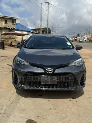 Toyota Corolla SE (1.8L 4cyl 6M) 2019 Gray