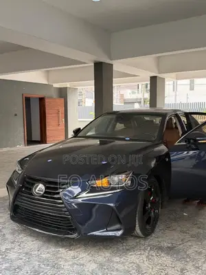 Lexus IS 300 AWD 2017 Blue
