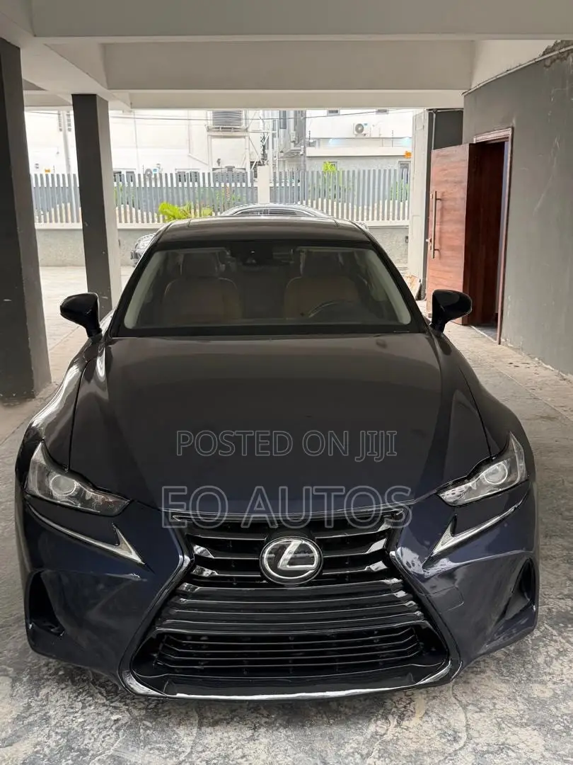 Lexus IS 300 AWD 2017 Blue