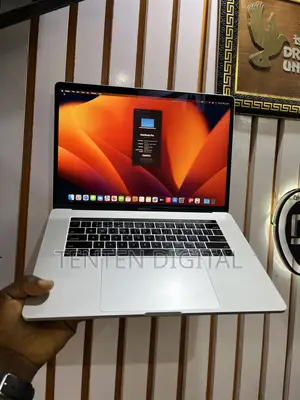 Laptop Apple MacBook Pro 2017 16GB Intel Core i7 SSD 512GB