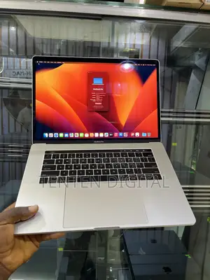Laptop Apple MacBook Pro 2017 16GB Intel Core i7 SSD 512GB