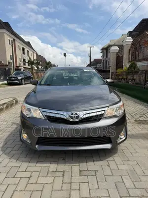 Toyota Camry LE 4dr Sedan (2.5L 4cyl 6A) 2012 Gray