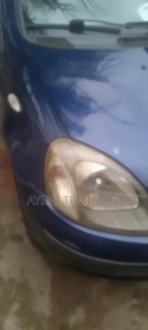 Toyota Yaris 2010 Blue