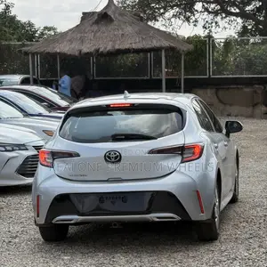 Toyota Corolla SE 2021 Silver