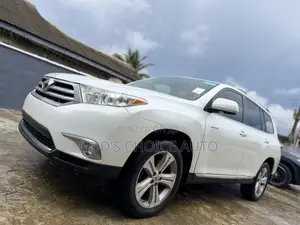 Toyota Highlander Limited 3.5L 2WD 2013 White