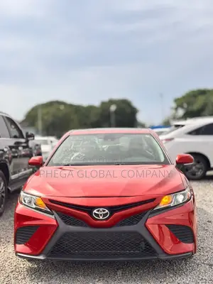 Toyota Camry SE 2021 Red