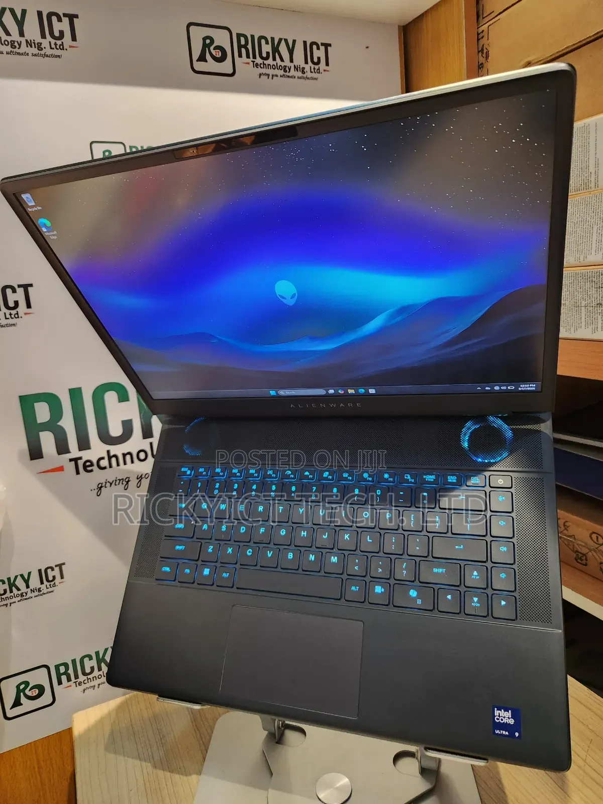 New Laptop Dell 32GB Intel Core Ultra 9 SSD 2T