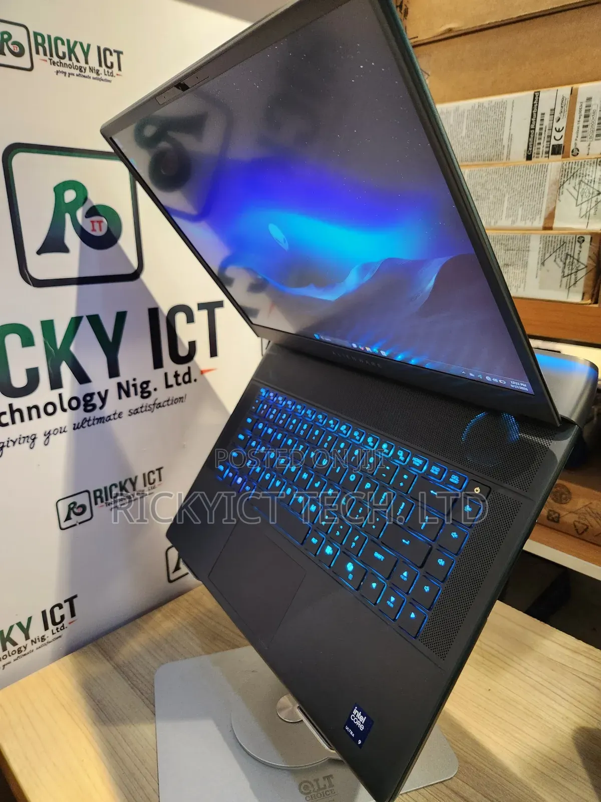New Laptop Dell 32GB Intel Core Ultra 9 SSD 2T