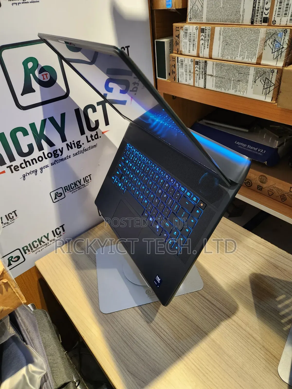 New Laptop Dell 32GB Intel Core Ultra 9 SSD 2T