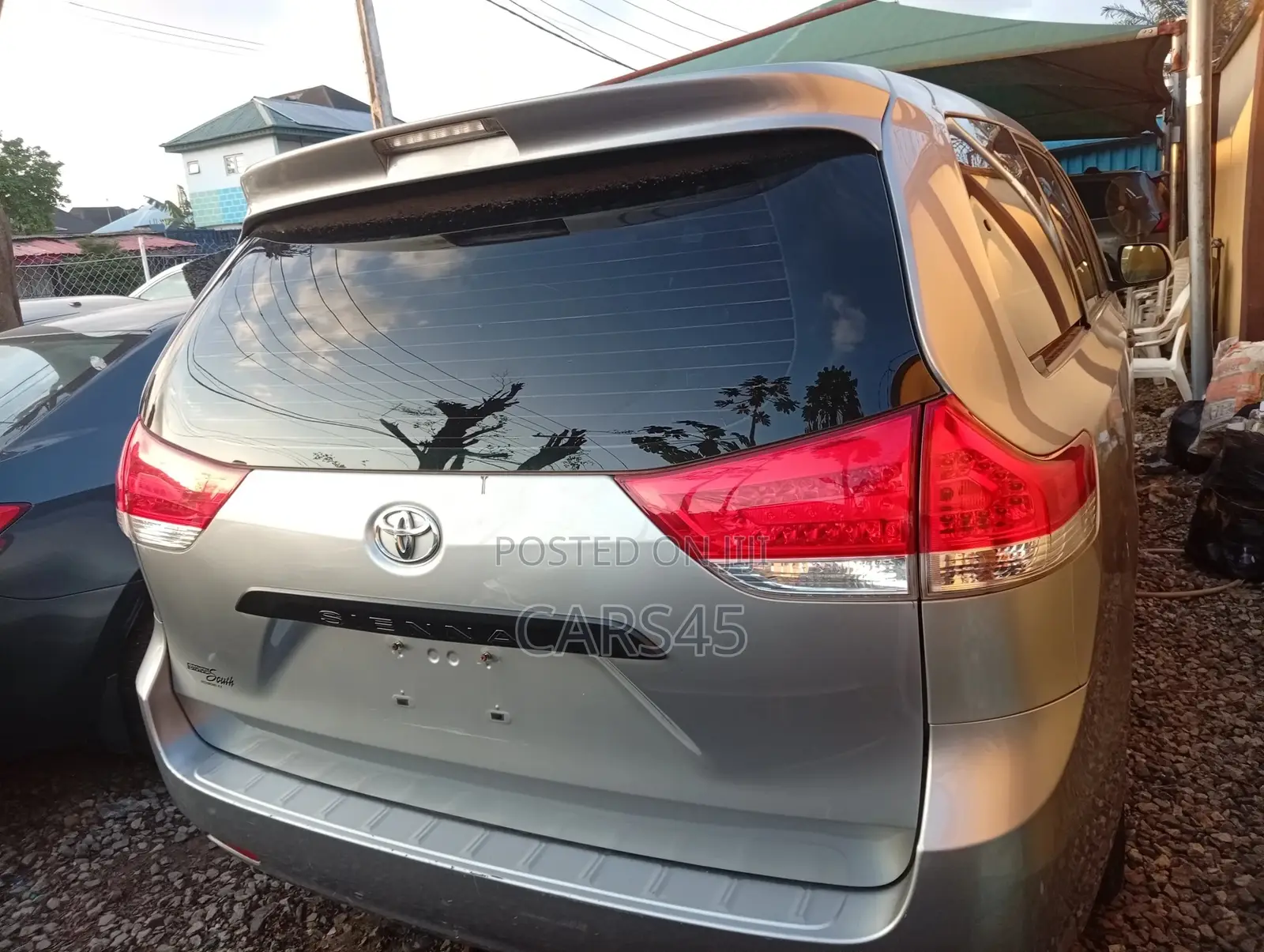 Toyota Sienna 2012 Silver