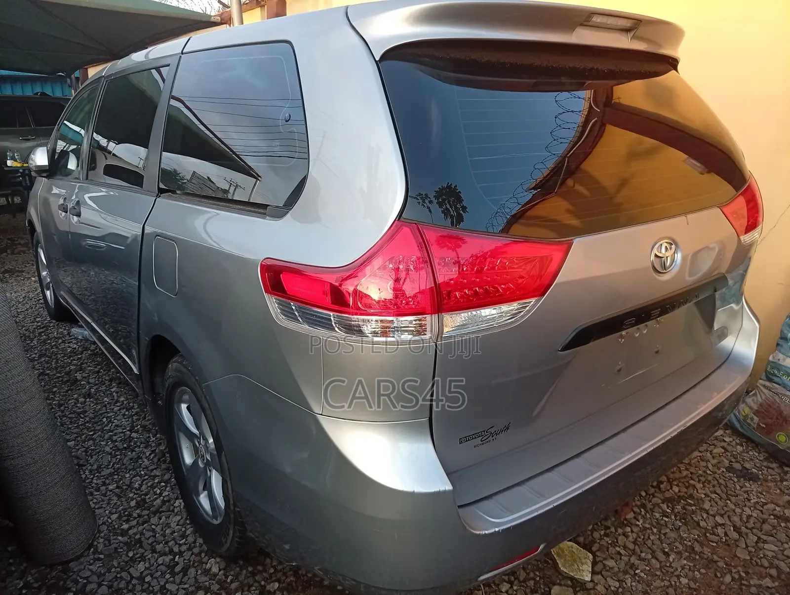 Toyota Sienna 2012 Silver
