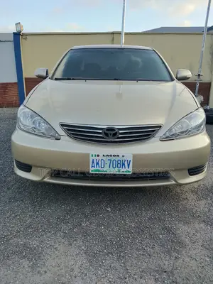 Toyota Camry LE 4dr Sedan (2.4L 4cyl 5A) 2006 Gold