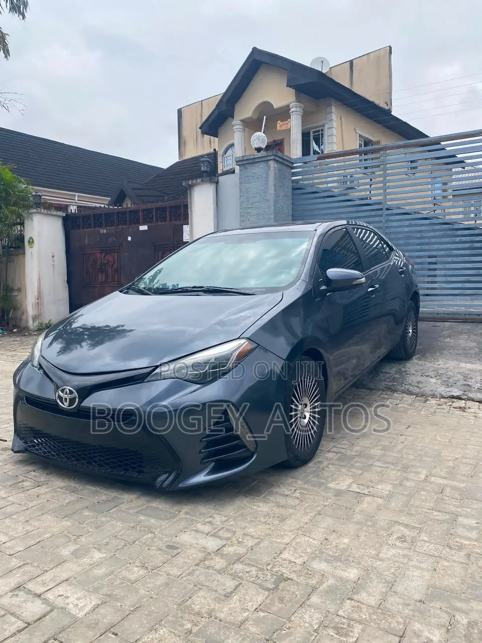 Toyota Corolla 2017 Gray