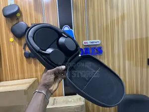 Pre-Owned Sony 1000wh-Xm5 Headphone With Case