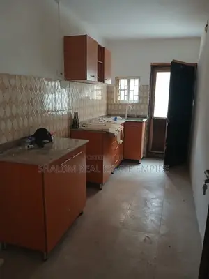 3bdrm Apartment in Olowoora, Kosofe / Kosofe for rent