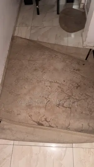 5/7 Center Rug
