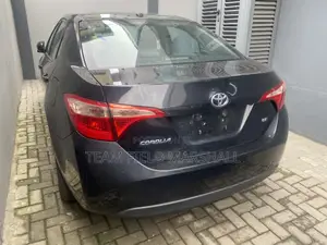 Toyota Corolla LE 4dr Sedan (1.8L 4cyl CVT) 2017 Gray